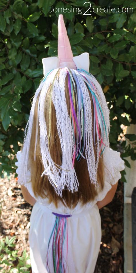 DIY Yarn Unicorn mane and tail with unicorn horn headband Diy Unicorn Tail, Yarn Unicorn, Diy Unicorn Horn, Unicorn Braid, Diy Unicorn Costume, Diy Unicorn Headband, Unicorn Horn Headband, Halloween Kindergarten, Unicorn Fashion