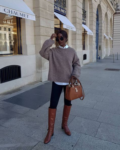 These 8 Fall Outfits Are Comprised Solely of Elevated Basics | Who What Wear Brown Riding Boots Outfit, Riding Boot Outfits, Brown Boots Outfit, Winter Boots Outfits, Black Riding Boots, Legging Outfits, Trending Boots, Looks Street Style, Sweaters And Leggings