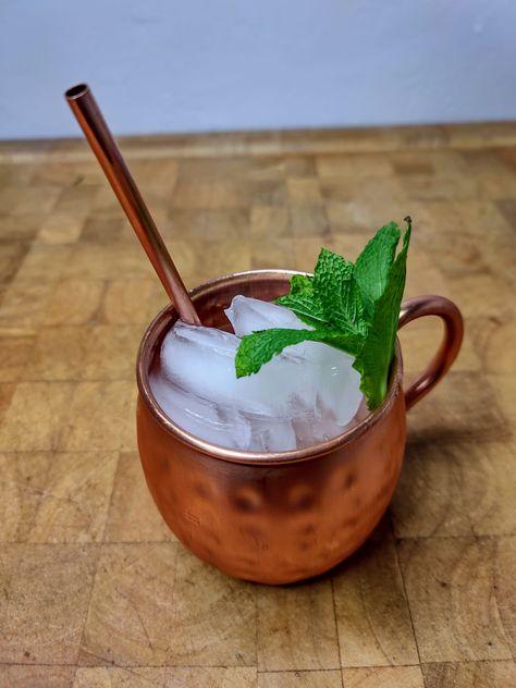 This mexican mule is a fun tequila based twist on the classic moscow mule drink. You can mix this up in just a few minutes. Flavored Mules, Mexican Mule Cocktail, Types Of Mules Drinks, Spicy Mule Cocktail, Irish Mule, Mexican Mule, Kentucky Mule, Moscow Mule Drink, Mule Drink