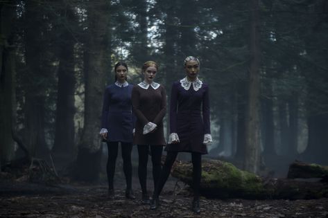 Chilling Adventures Of Sabrina Halloween Costume Ideas The Weird Sisters, Sabrina Spellman Style, Sabrina Witch, Weird Sisters, The Chilling Adventures Of Sabrina, Teen Witch, Witch Coven, Sabrina The Teenage Witch, Kiernan Shipka