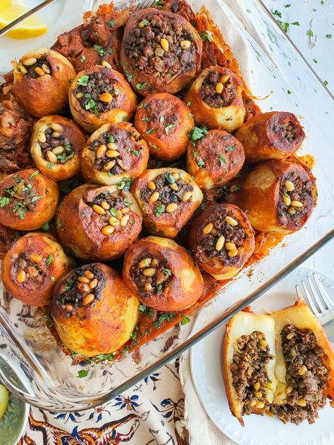 Mahshi Egyptian, Stuffed Potatoes, Egyptian Food, Minced Meat, Straight Forward, Seitan, Middle Eastern Recipes, Arabic Food, African Food