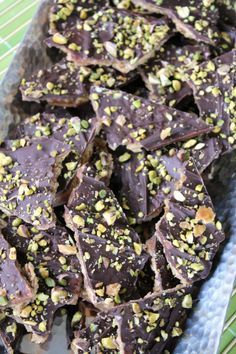 Dark Chocolate Pistachio Saltine Cracker Toffee Pistachio Toffee, Dark Chocolate Pistachio, Dipped Fruit, Saltine Cracker Toffee, Pistachio Cupcakes, Saltine Cracker, Saltine Toffee, Toffee Chocolate, Crispy Crackers