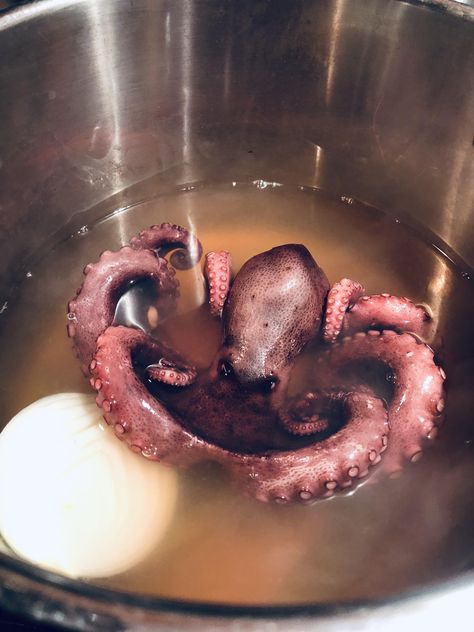 [Homemade] Angry Octopus to make delicious Ramen ! #food #foods Angry Octopus, Ramen Food, Delicious Ramen, Dessert Pictures, Dinner Wedding, Gluten Free Cooking, Kitchen Inspo, Beautiful Dishes, Cooking Ideas