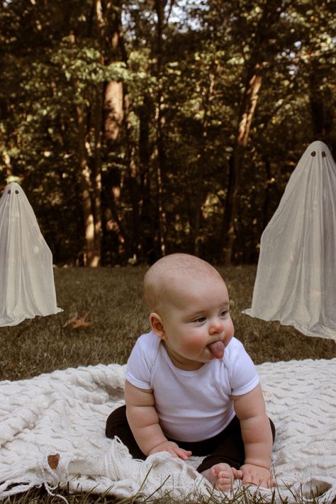 Ghost photoshoot | ghosts | halloween photos | baby halloween | baby fall photos | fall pictures | baby girl halloween | baby girl spooky ideas | spooky photoshoot ideas Diy Halloween Baby Photoshoot, Toddler Halloween Photoshoot, Fall Pictures Baby, Lavender Classroom, Halloween Photoshoot Baby, Baby Fall Photos, Baby Halloween Photoshoot, Halloween Baby Photoshoot, Spooky Photoshoot Ideas