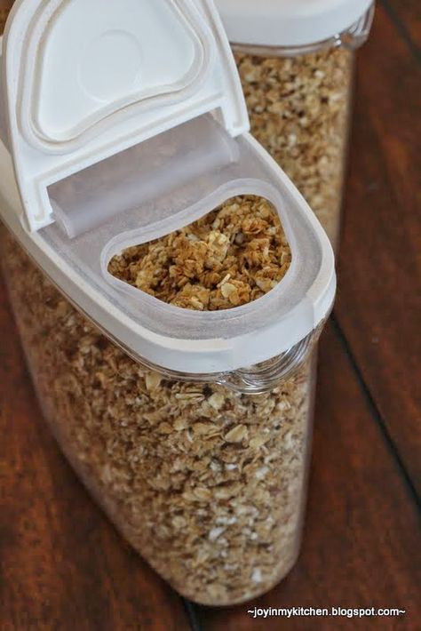 Diy Granola, Food From Scratch, Easy Granola Recipe, Maple Granola, Easy Homemade Granola, Homemade Granola Healthy, Granola Recipe Healthy, Easy Granola, Brown Sugar Recipes