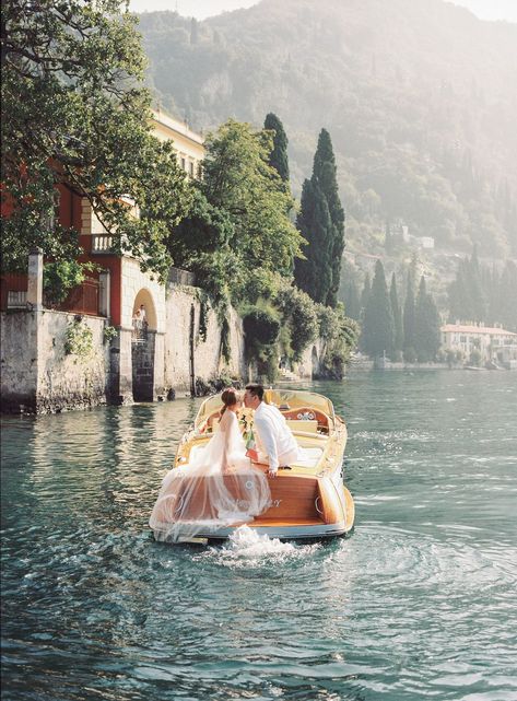 Italian destination wedding inspiration in Lake Como Wedding Extravagant, Como Wedding Ideas, Italy Winter Wedding, Sicily Italy Wedding, Italian Wedding Elopement, Weddings Italy, Wedding Venues Elegant, Bc Wedding, Small Italy Wedding