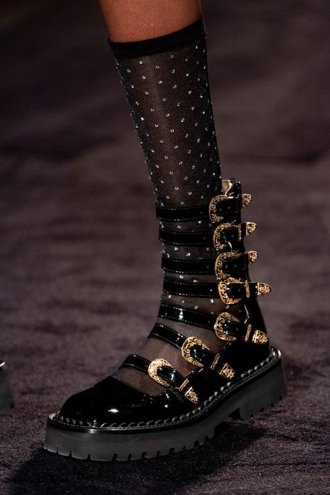 Ballroom Dance Outfits, Punk Shoes, Shoe Inspo, 2020 Fashion, Pretty Shoes, Thigh High Boots, Milan Fashion, Creative Fashion, Wearing Black