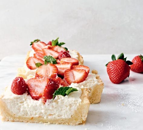 Strawberry Cannoli Tart | In Season - New England Today Cannoli Tart, Strawberry Cannoli, Pasta Making Recipes, Apple Cinnamon Waffles, Country Desserts, Greek Easter Bread, Rhubarb Recipes Pie, Walnut Ice Cream, Life Of Pie