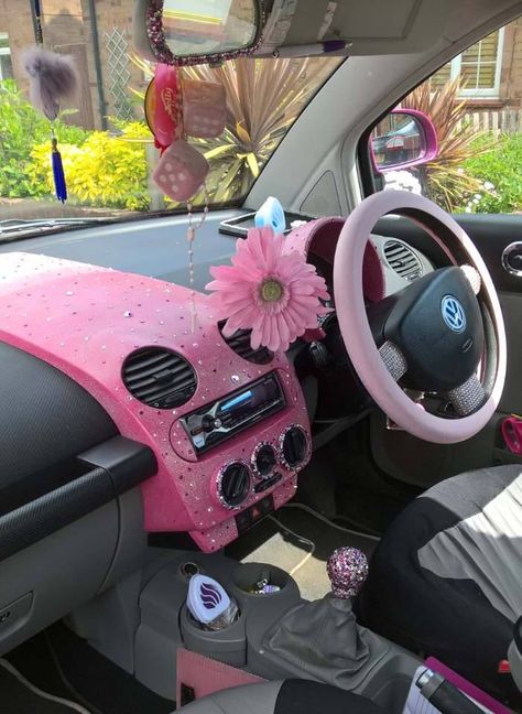 Interior of the pink beetle Vw Beetle Interior Decor, Pink Vw Beetle Interior, Pink Volkswagen Beetle Interior, Vw Beetle Aesthetic Interior, Vw Beetle Decorations, Vw Beetle Interior Ideas, Beetle Interior Ideas, Beetle Car Aesthetic Interior, Volkswagen Beetle Aesthetic Interior