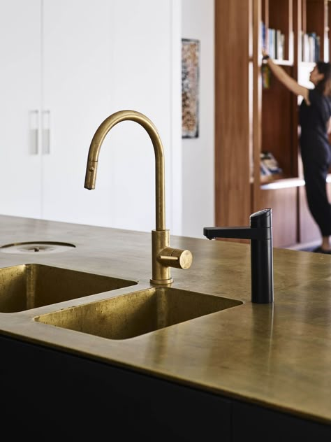 Blackwattle Bay Townhouse - Sam Crawford Architects Brass Countertop Kitchen, Brass Kitchen Countertop, Brass Kitchen Counter, Brass Benchtop, Copper Kitchen Benchtop, Brass Countertop Bar, Kitchen Tapware Brass, Kitchen Island Brass, Brass Countertop