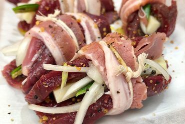 Wild Duck Recipes, Antelope Recipes, Duck Bacon, Wild Game Dinner, Stuffed Duck, Duck Breast Recipe, Goose Recipes, Duck Recipe, Sliced Onion