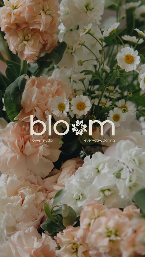 Bloom Logo Design Ideas, Flower Shop Logo Design Brand Identity, Flowers Post Instagram, Flower Store Logo, Flower Shop Brand Identity, Bloom Logo Design, Flowers Branding, Flower Logo Inspiration, Flower Shop Branding