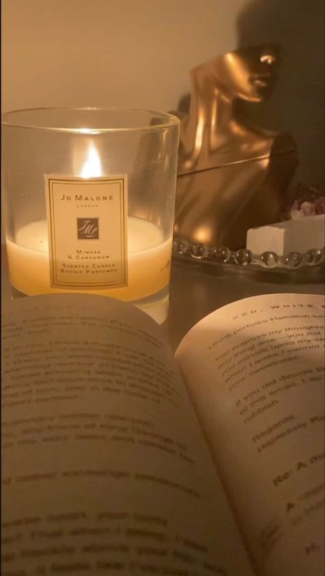 reading | candle | books | reading aesthetic | book aesthetic | candle aesthetic | cozy aesthetic | eilish perfume | eilish aesthetic | crystals | room inspo | stories inspo | aesthetic pics | decor inspo | crystals aesthetic | livros aesthetic | vela aesthetic | decoração aesthetic | quarto aesthetic | cristais | perfume aesthetic Eilish Fragrance Aesthetic, Candle Book Aesthetic, Eilish Perfume Aesthetic, Billiecore Aesthetic, Billie Eilish Perfume Aesthetic, Vela Aesthetic, Crystals Room, Billie Eilish Perfume, Eilish Perfume