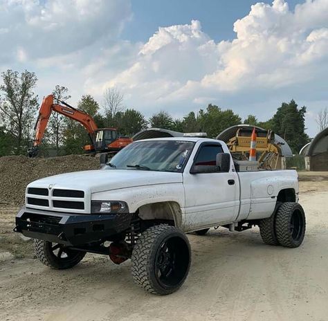 Single Cab Dually, Lifted Cummins, 2nd Gen Cummins, Cummins Diesel Trucks, Dodge Ram Diesel, Dodge Diesel Trucks, Country Trucks, Dodge Diesel, Custom Truck Beds