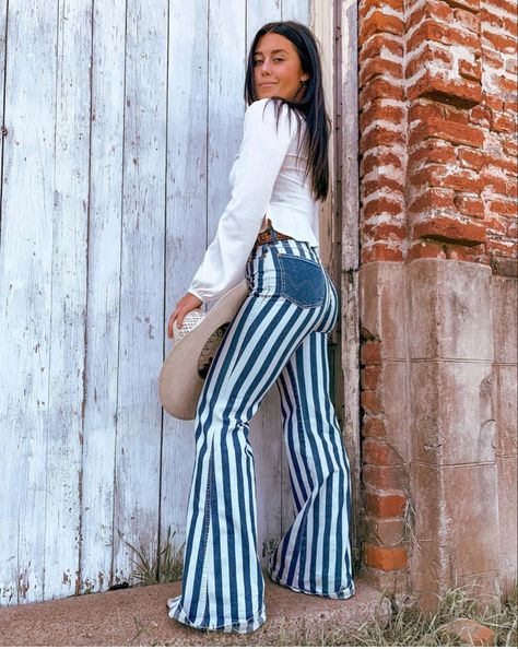 Western Striped Pants Outfit, Patterned Bell Bottoms, Bell Bottom Jeans Outfit Country Concert, Western Bell Bottom Outfit, Striped Bell Bottoms Outfit, Bell Bottom Jeans Outfit Country, Classy Country Outfits, Western Bell Bottoms, Cute Bell Bottoms