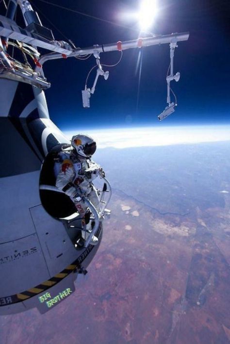 Outer Space Facts, Felix Baumgartner, Astronomy Pictures, Astronomy Science, Space Facts, Space Photography, Space Planets, Space Backgrounds, Space Center