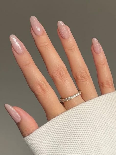 Shimmery nude winter nail designs April Nails Ideas Simple, Summer Nails Ideas 2024 Almond, April Birthday Nails, Manicured Nails, April Nails, Milky Nails, Nails Silver, Nails Gold, Gold Prom