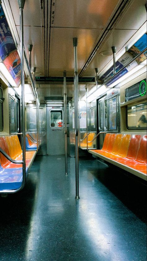 Modern Train Interior, Train Reference Photo, Train Interior Aesthetic, Train Perspective Drawing, Liminal Train Station, Train Car Aesthetic, Liminal Space Train, Aesthetic Train Photos, Bullet Train Aesthetic