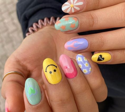 Trendy Nails Smiley Face, Multi Color Nail Ideas, Short Festival Nails, Gel Nails Ideas Short Smiley Faces, Gel Nail Designs Smiley Face, Festival Nail Ideas, Groovy Gel Nails, Doodle Nails, Gelish Brights Have More Fun