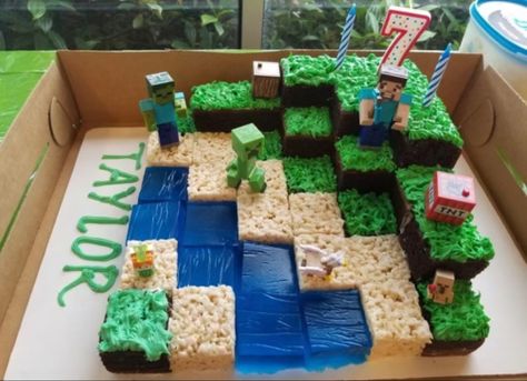 Minecraft Diy Cake Ideas, Minecraft Diy Cake, Diy Minecraft Cupcakes, Minecraft Birthday Cake Diy, Mindcraft Cakes Diy, Minecraft 5th Birthday Party, Homemade Minecraft Cake, Minecraft Birthday Diy, Minecraft Cookie Cake