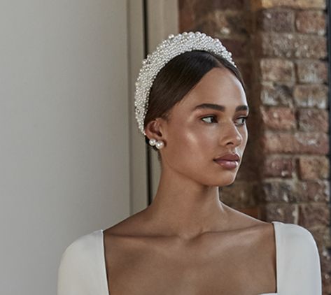 Sleek Bridal Bun With Headband, Elegant Wedding Veil With Headband, Luxury Elegant Wedding Headband, Bridal Headband With Veil, Bridal Hair With Headband, Russian Wedding Hairstyles, Pearl Headband Wedding Updo, Pearl Headband Bride, Pearl Bride Headband