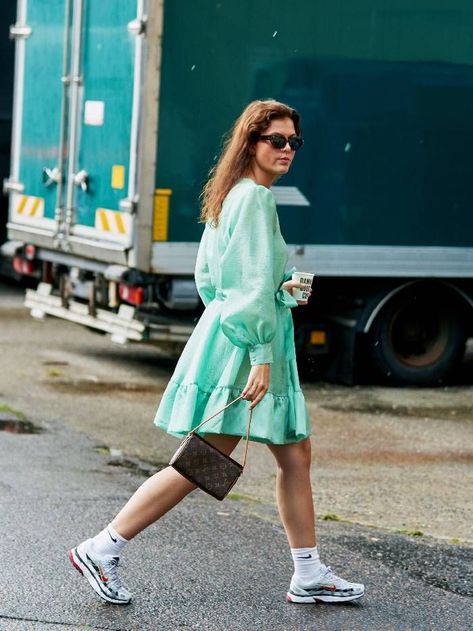 Copenhagen showgoer wears turquoise green mini dress with nike socks and trainers Nike P6000 Outfit, Nike Socks Outfit, Dress With Socks, Boho Street Style, Dresses With Cowboy Boots, 5 Outfits, Best Boots, Big Men Fashion, Nike Socks