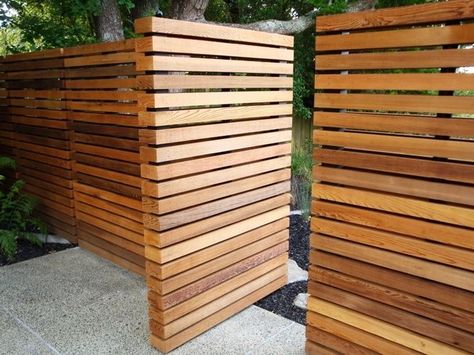 Gard Modern, Wood Pallet Fence, Landscape Template, Tor Design, Wooden Gates Driveway, Hydrangea Petiolaris, Pallet Fence, Horizontal Fence, Modern Landscape Design