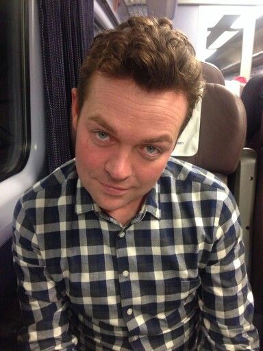 What a fantastic guy ;) Stephen Mulhern, Male Celebs, The Magicians, Comedians, Random Stuff, Casual Button Down Shirt, Men Casual, Screen, Celebrities