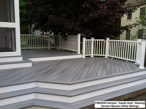 Ombra Pergola, Grey Deck, Design Per Patio, Decking Options, Decking Ideas, Wood Decking, Deck Layout, Deck Pictures, Deck Colors