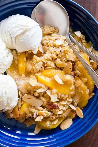 Peach Crisp Recipe | Natasha's Kitchen | Bloglovin’ Fresh Peach Crisp, Natashas Kitchen, Fruit Crisp Recipe, Peach Crisp Recipe, Peach Dessert, Tartlets Recipe, Peach Crisp, Peach Cake, Peach Desserts