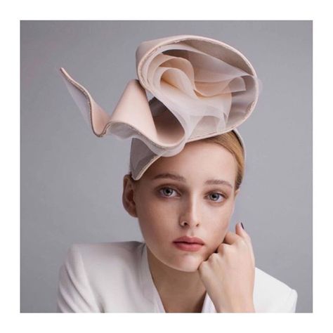 Sophie Beale's millinery is a bit dreamy. Case in point the stunning leather - linen ripple... Only one in Aus and available now at www.theeternalheadonist.com @sophiebeale1 #millinery #racewear #racingstyle #hat #springracing #hatshop #headpiece #racingfashion #lfw15 #fashionweek Ombre Twist, Kinds Of Hats, Bridal Hat, Cocktail Hat, Classic Hats, Fancy Hats, Millinery Hats, Love Hat, Flower Crowns