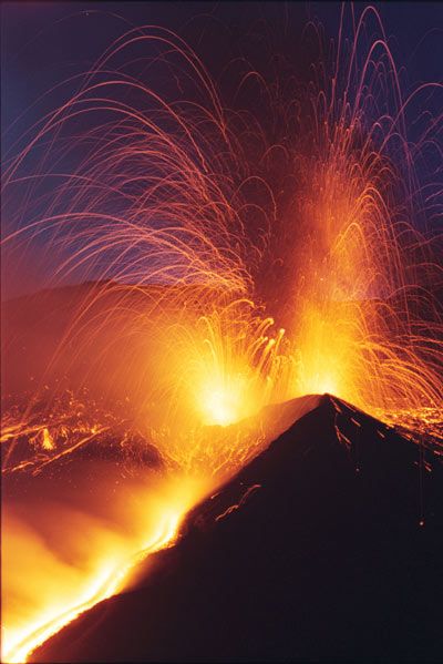 Etna Volcano, South Italy.  It wakes up when it's the moment to do it. It doesn't ask for permission.  #etna #sicilia #sicily #sicile Vulcano Che Erutta, Mt Etna, Etna Volcano, Visit Sicily, Erupting Volcano, South Italy, Mount Etna, Lava Flow, Active Volcano