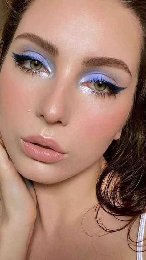 New Eye Makeup Trends 2023, Makeup Trend 2023, Pale Blue Makeup Looks, Light Blue Glam Makeup, Periwinkle Makeup, Powder Blue Eyeshadow Looks, Light Blue Eye Makeup, Makeup Celeste, Hint Of Blue Eyeshadow