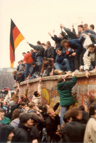 The fall of the Berlin Wall, 1989 Fall Of Berlin Wall, Berlin Wall Fall, The Berlin Wall, Festival Photo, Berlin Wall, Ronald Reagan, East Germany, 30th Anniversary, Inspirational Pictures