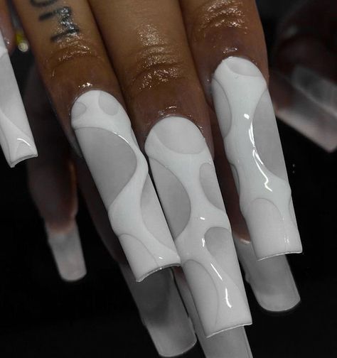 Bad Acrylics, Long Acrylic Nails Coffin Design, Cool Long Nails, Long Acrylic Nails Chrome, Black Polygel Nails, Chrome And White Nails, Medium Stiletto Nails Designs, Black On Black Nails, Green Square Nails