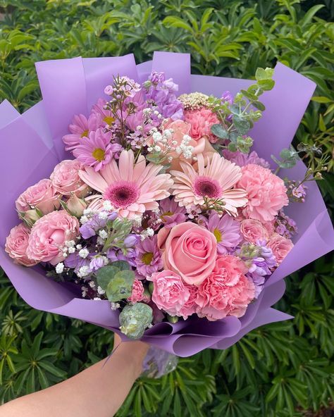 Absolutely love this combo 😍💐 Dm @lilyyscreations or text (559) 331-1351 to order today! Lilac Fairy, Bloom Where Youre Planted, Flower Gift Ideas, Boquette Flowers, Nothing But Flowers, Gorgeous Flowers, Beautiful Bouquet Of Flowers, Bright Flowers, Beautiful Bouquet