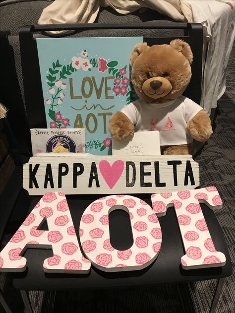 big little gifts kappa delta pinterest: slayybaugh | instagram: slayybaugh | twitter: slayybaugh | #slayybaugh Kappa Delta Letters Painted, Kappa Delta Big Little Basket, Big Little Baskets Ideas, Kappa Delta Canvas, Twin Reveal, Kappa Delta Gifts, Sorority Paintings, Big/little Baskets, Little Baskets