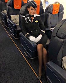 Tight Pencil Skirt, Flight Girls, Stewardess Uniform, Airline Cabin Crew, Airline Uniforms, Flight Attendant Fashion, Flight Attendant Life, Female Pilot, Flight Crew