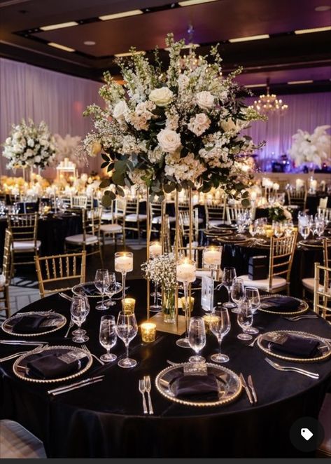 Gold Reception Decor, Luxury Event Decor, Gala Decorations, Gold Reception, Gold Wedding Reception, Black Wedding Decorations, Black And Gold Theme, Black And White Wedding Theme, Quince Decorations