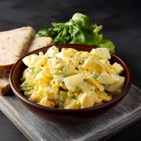 Old-Fashioned Egg Salad Curry Egg Salad, Keto Egg Salad, Classic Egg Salad Recipe, Keto Deviled Eggs, Best Egg Salad Recipe, Queso Cottage, Cottage Cheese Eggs, Easy Egg Salad, Classic Egg Salad