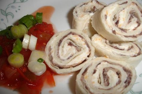 Black Bean Spirals Bean Roll Ups, Bean Pinwheels, Boneless Prime Rib Roast, Tortilla Pinwheels Recipe, Quick Appetizer Recipes, Easy Delicious Appetizers, Prime Rib Roast Recipe, Cream Cheese Roll Up, Recipes With Ingredients