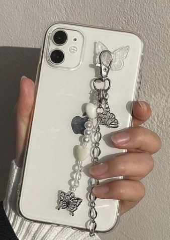 Cincin Diy, Bling Phone Cases, Girly Phone Cases, Collage Phone Case, Pretty Iphone Cases, Pretty Phone Cases, Bead Charms Diy, Apple Iphone 12, Beads Bracelet Design