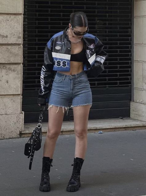 Baddie Concert Outfits Black Woman, Summer Outfit Inspo Baddie, Boiler Room Outfit, Denim Shorts Outfit Aesthetic, Luxury Street Style, 21 Savage, Looks Black, Causual Outfits, Looks Chic