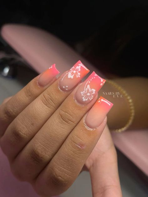 Nail Ideas Summer Square, Holiday Nails Square Short, Nails Inspiration Summer Square, Summer Nail Inspo Flowers, Holiday Nail Inspo 2024, Summer Nails Square Pink, Hawaii Nails Coffin, Ombré Hibiscus Nails, Short Summer French Tip Nails