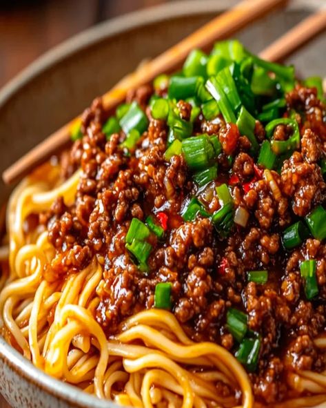 Asian Ground Beef Noodles Recipe | Quick One-Pot Meal Beef And Rice Noodle Recipes, Ground Beef Vermicelli Recipes, Ground Beef Lo Mein, Low Mein Recipe, Mongolian Beef Noodles, Asian Ground Beef, Asian Ground Beef Recipes, Mongolian Ground Beef Noodles, Beef Vermicelli