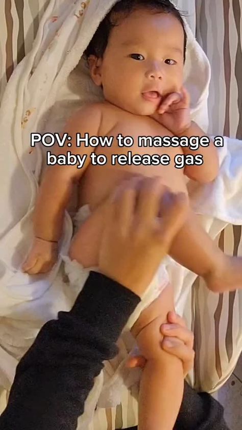 Baby Smiling | #BabyBurp #Hacks #20seconds #trick from a pediatrician for happy babies! 👶 #BabyCare #ParentingHacks #momhack #viraltipsoftheday | Instagram Newborn Massage, Toxic Parenting, Newborn Activities, Gassy Baby, Pregnancy Workout Videos, Baby Remedies, Baby Workout, Toxic Parents, Baby And Mom