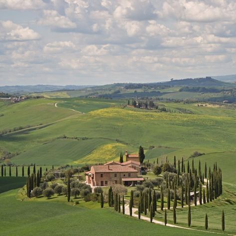 Lone Wanderer, Illinois Chicago, Nature Mountains, Italian Countryside, Vacation Usa, Italy Aesthetic, Chateau France, 수채화 그림, Italian Summer