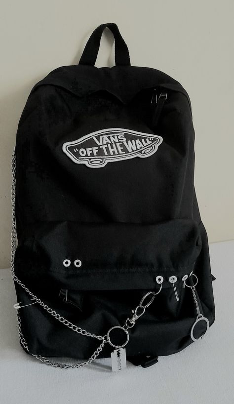 I found this backpack and put eyelets l, keychains, safety pins and chains on it. Alternative Style, Safety Pins, Custom Vans, Vans Off The Wall, School Backpack, Look At Me, School Backpacks, Off The Wall, Alternative Fashion