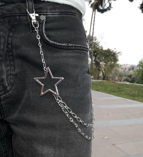 Jeans Chain Men, Belts With Chains, Star Jeans Men, Star Belt Chain, Chain Accessories Grunge, Punk Rock Accessories, Cool Men Jewelry, Metal Belt Chain, Chains On Pants