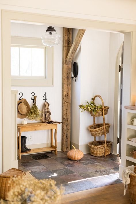 Fall entryway Minimal Fall Decor, Fall Decor Neutral, Pine And Prospect, Pine And Prospect Home, Home Exterior Decor, Affordable Decorating Ideas, Modern Cottage Homes, Entryway Decorating, Mudroom Makeover